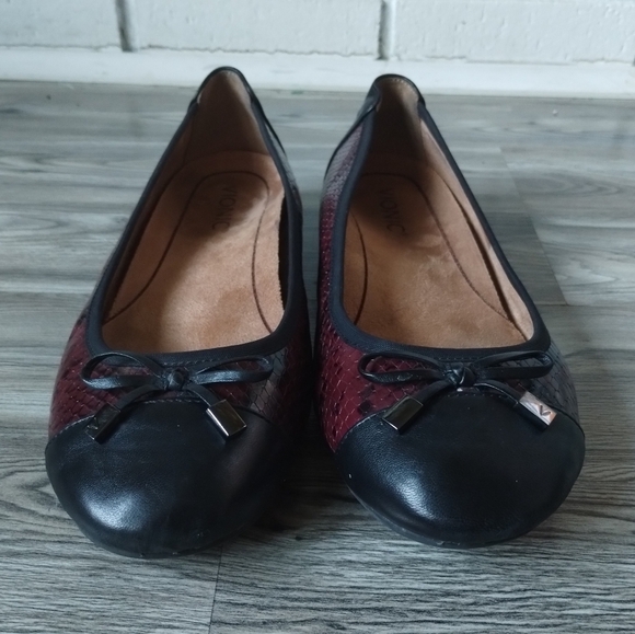 Vionic Minna Boa Red Black Snakeskin Flats Women's Size 8.5 Wide - Picture 2 of 5